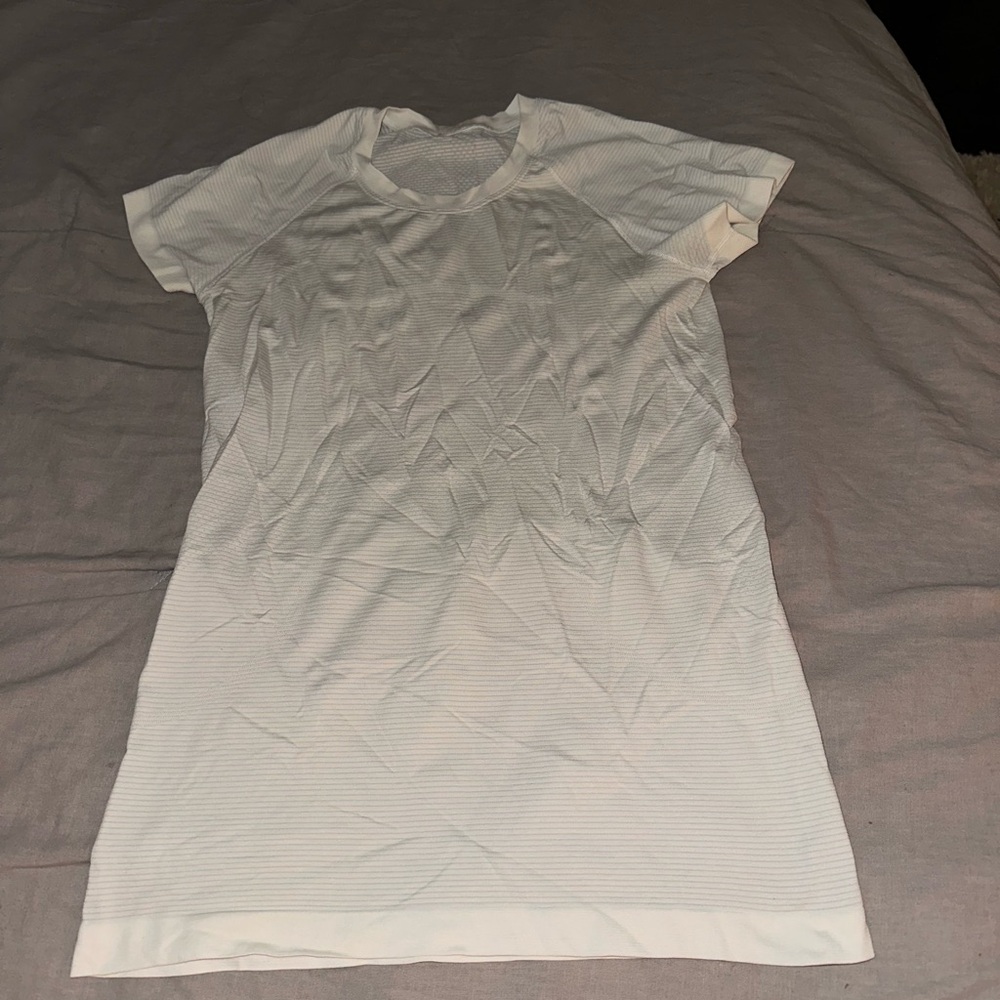 Lululemon Athletica Swiftly Tech Short-Sleeve Shirt 2.0 Hip Length in White - Picture 3 of 5